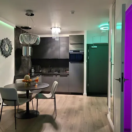Apartment Perłowa Glam Haven 418