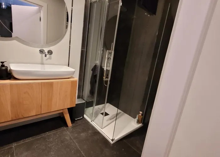 Perlowa Glam Haven *